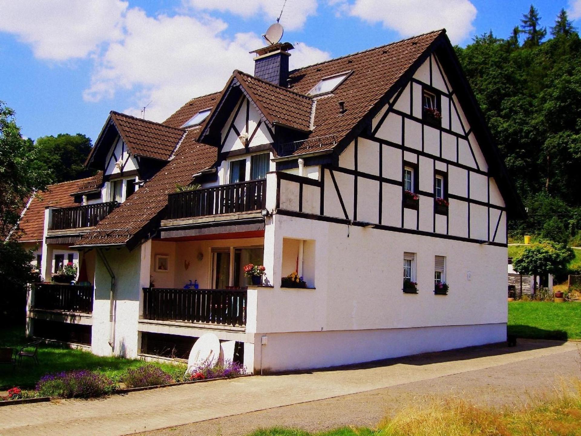 Gemuetliche Ferienwohnung In Frohnhofen Mit Garten Eichenbach Exteriör bild